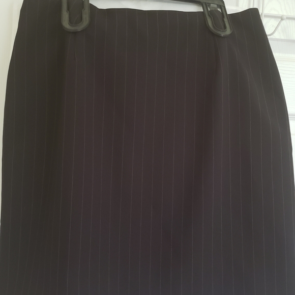 3 piece Business Suit - Picture 2 of 4